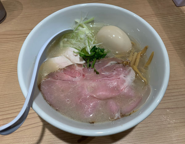 「くらむそば 塩+ぐず玉 ￥950+￥50」@貝出汁中華そば くらむの写真