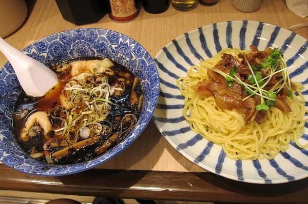 「つけ麺　650円にワンタントッピング　100円X2」@肉厚わんたん麺と手作り焼売 ら麺亭 浅草支店の写真