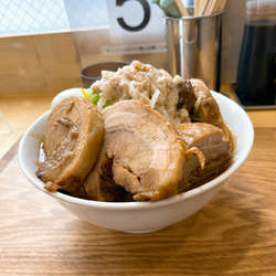 味噌並+豚４枚+ゆで卵