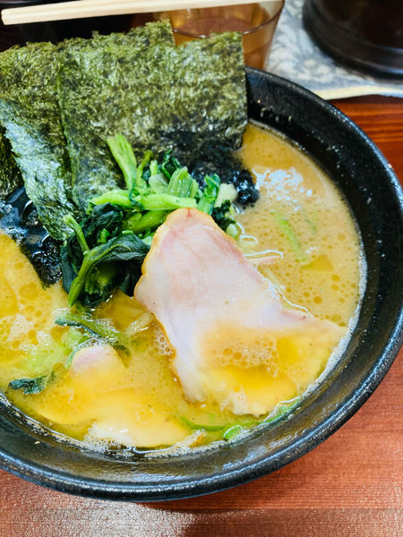 「ラーメン、チャーハン」@横浜家系らーめん 天王家 寒川総本店の写真