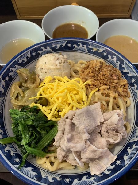 「冷まぜそば 豚しゃぶごまだれ味 850円」@蝙蝠の写真