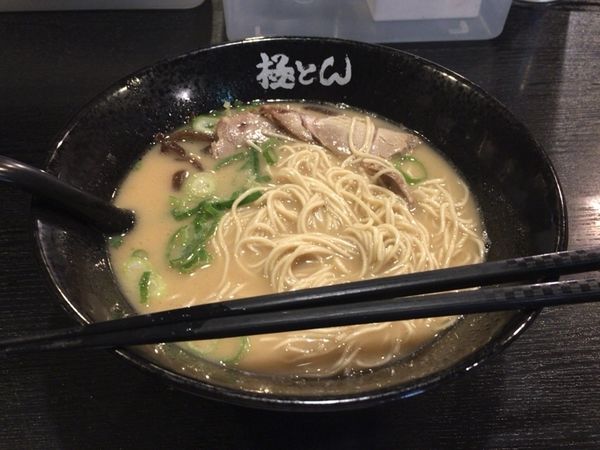 「極とんラーメン」@極とんラーメン 駅前店の写真