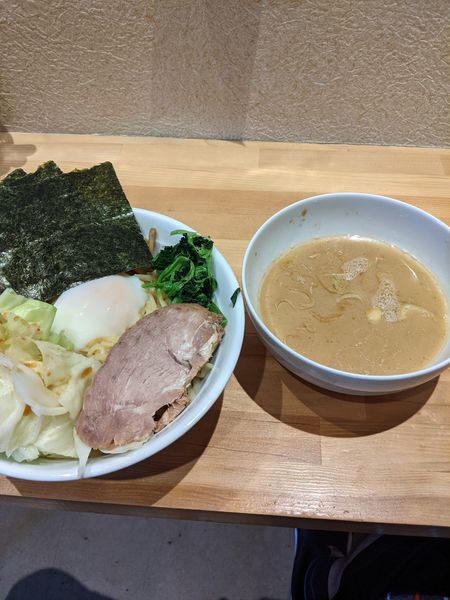 「つけメン＋キャベツ」@横浜家系ラーメン おか家の写真