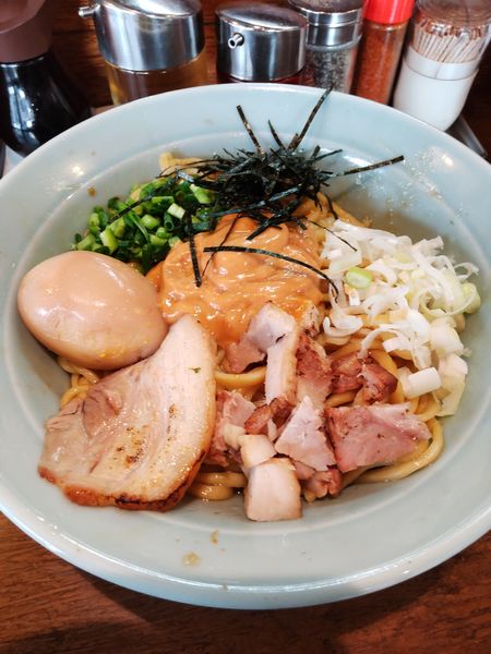 「油そば 醤油マヨ、味玉、チャーシュー１枚」@濃厚豚骨ラーメン 濱虎家の写真