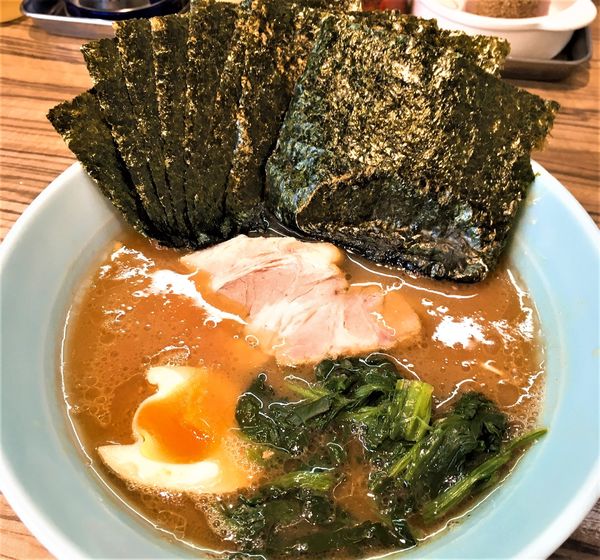 「半ラーメン全部普通＋のり」@横浜ラーメン 武蔵家 中野本店の写真