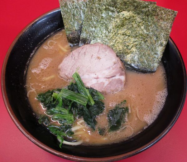 「ラーメン（並・麺ヤワ）700円」@横浜ラーメン 山本家の写真