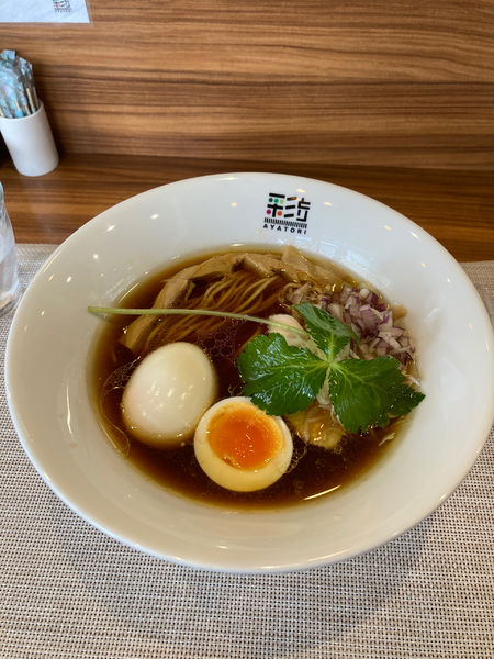 「醤油ラーメン+たまご」@彩とりの写真