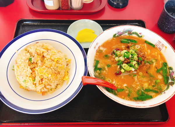 「台湾味噌ラーメン、チャーハン」@中国料理 横浜飯店 鈴鹿店の写真