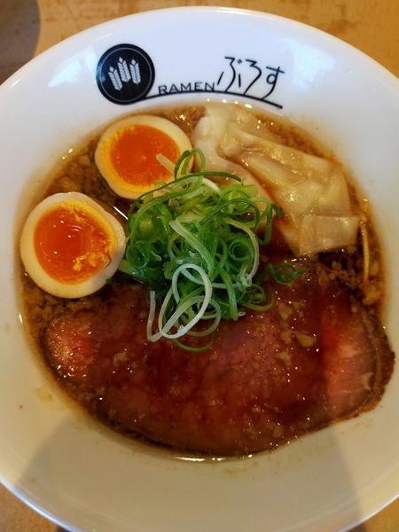「牛醤油SOBA　薫玉のせ　960円」@Ramenぶろすの写真