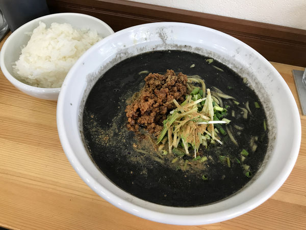 「黒ゴマ担々麺　880円」@シャンウェイ フライドマスター店の写真