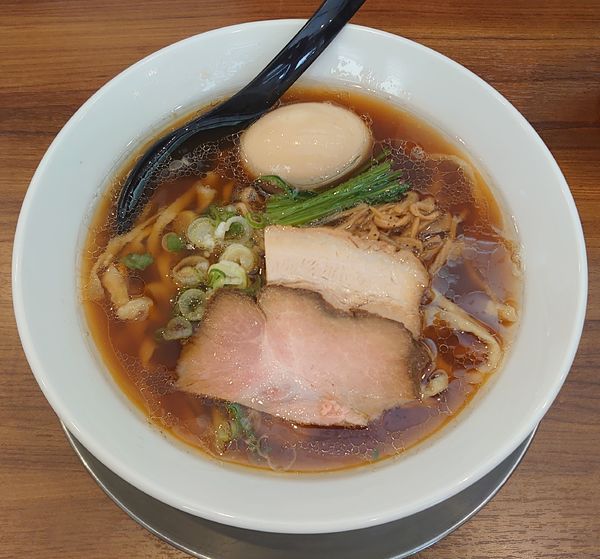 「味玉醤油ラーメン(970円)」@純手打ち だるまの写真