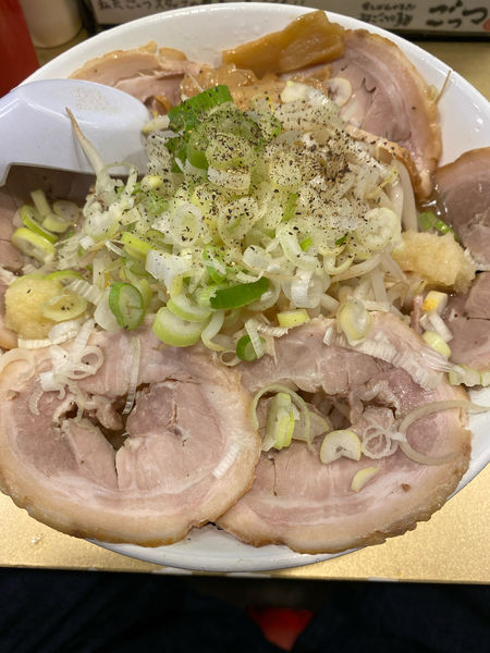 「しょうゆチャーシューらーめん➕極太麺」@超ごってり麺 ごっつ 亀戸本店の写真