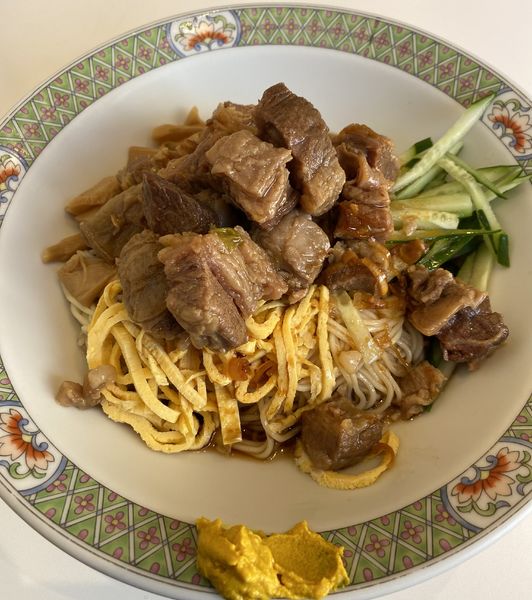 「【季節限定】牛バラ冷やし中華　１２５０円」@唐桃軒の写真