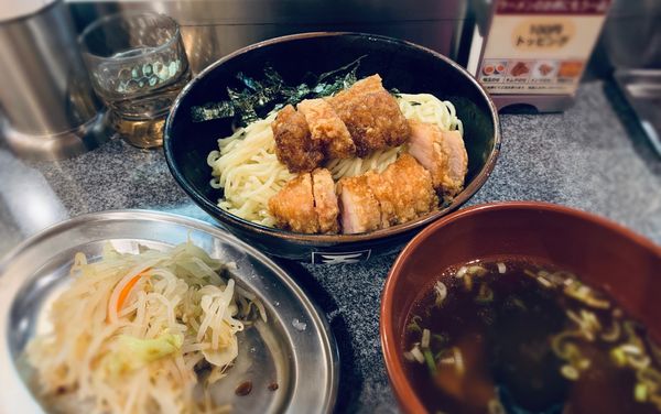 「ざる排骨＋半排骨＋野菜（￥1,220）」@万世麺店 有楽町店の写真