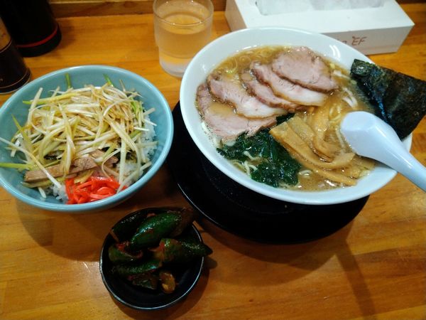 「チャーシューメン840円+ネギ丼290円+キムチ無料」@ラーメンショップ椿 二本松店の写真