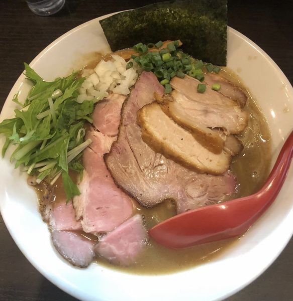 「煮干し豚骨」@麺処 夏海の写真