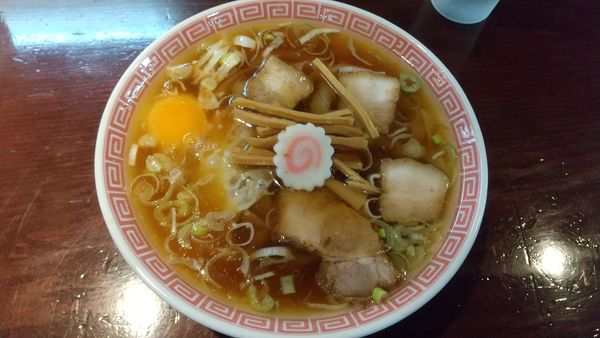 「月見中華そば850円、手打ち麺50円（限定）」@中華そば えもとの写真