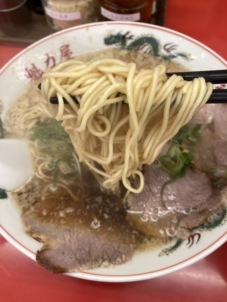 「特製醤油ラーメン大盛750」@ラーメン 魁力屋 竹ノ塚店の写真