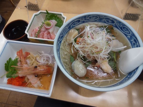 「【限定】うみのそば  感謝1000円」@中華そば よしかわの写真