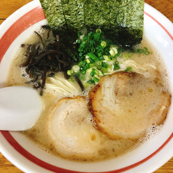 「豚骨ラーメン（細麺）650円」@光☆MENJIの写真