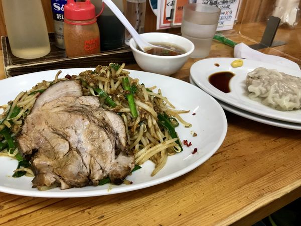 「皿カレー台湾￥800＋チャーシュー1枚￥180」@人生餃子の写真