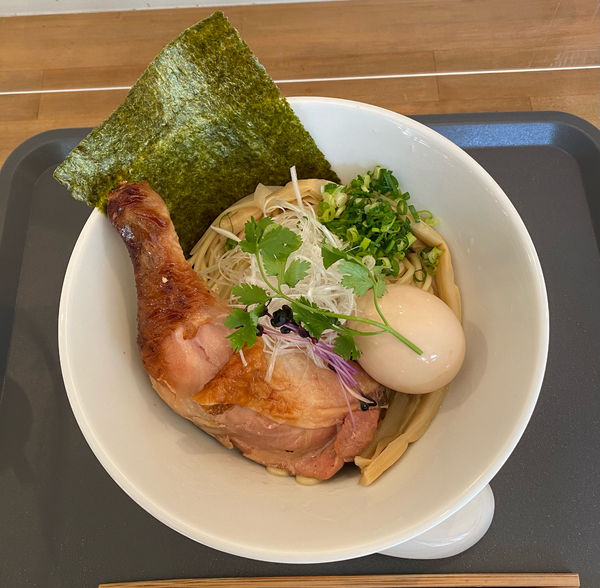 「鶏SOBA」@NEW LATITUDE CHINESE Shangri-La 〜香格里拉〜の写真