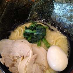 豚骨醤油ラーメン＋全部のせ(LINE-C)