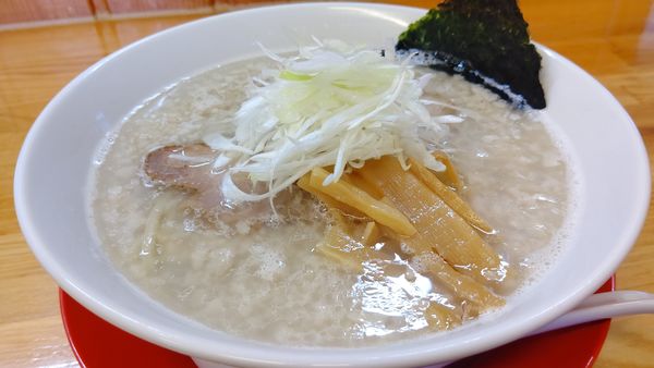 「背脂しお９００円」@ハルヤの写真