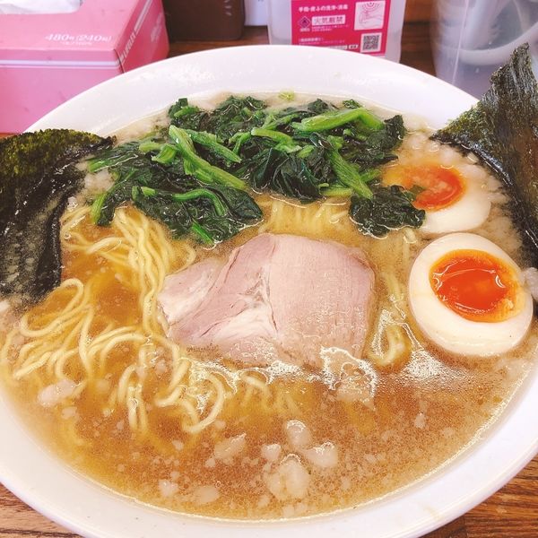 「ラーメン580円大盛200円味玉120円ほうれん草150円」@ラーメンショップ 厚木店の写真