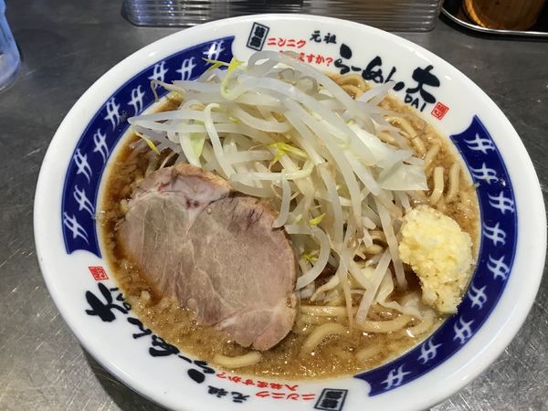 「13時までのタイムサービス500円ラーメン(ニンニク)」@らーめん大 蕨店の写真