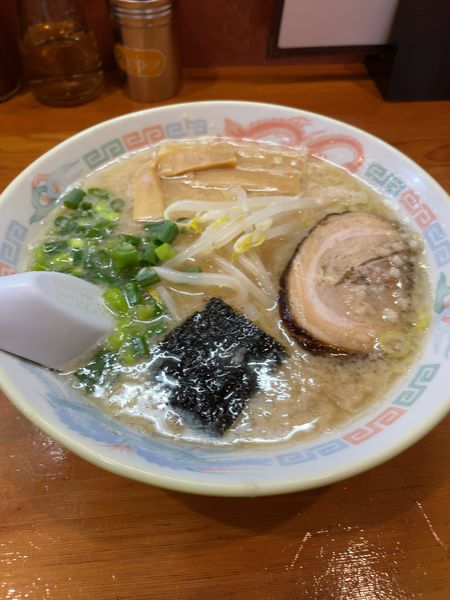「ラーメン　+   半ライス」@中華そば専門店 木八 三島店の写真
