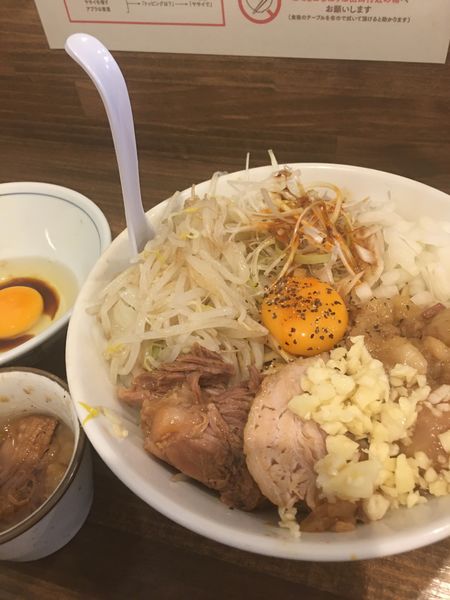 「汁なし　950円　つけ玉　50円」@男気らーめん アカギの写真