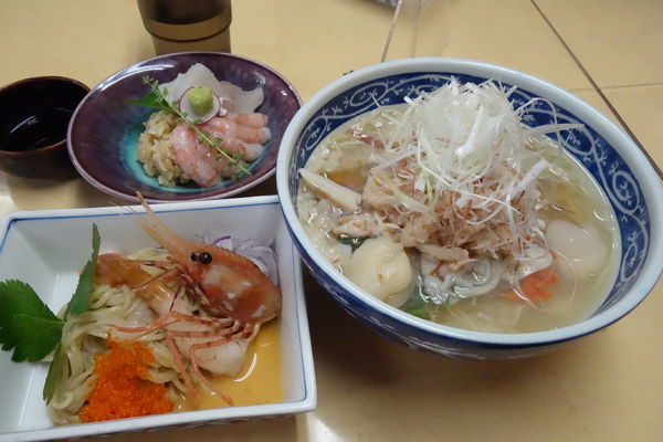 「【7周年限定】うみのそば  感謝」@中華そば よしかわの写真