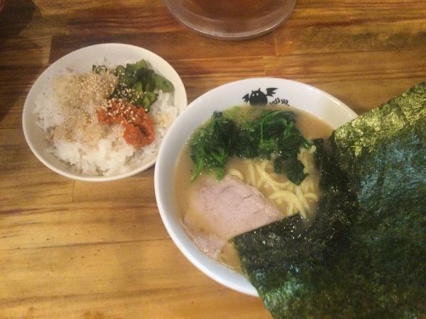 「ミニラーメン+ライス(¥550+100)」@洞くつ家の写真