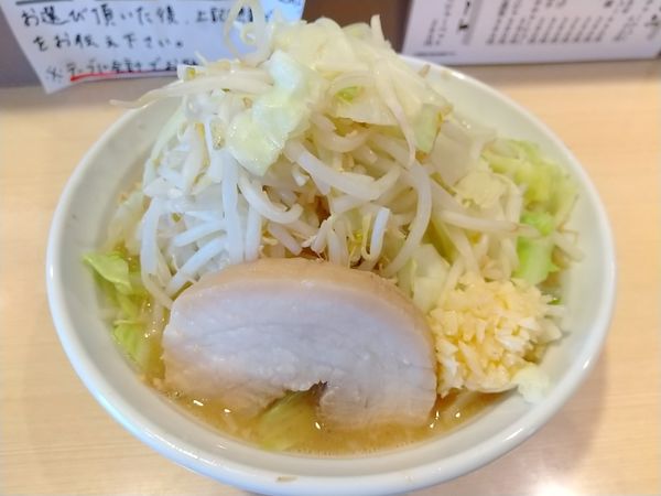 「ラーメン　野菜マシ、ニンニク少し」@ラーメン 豚二郎の写真