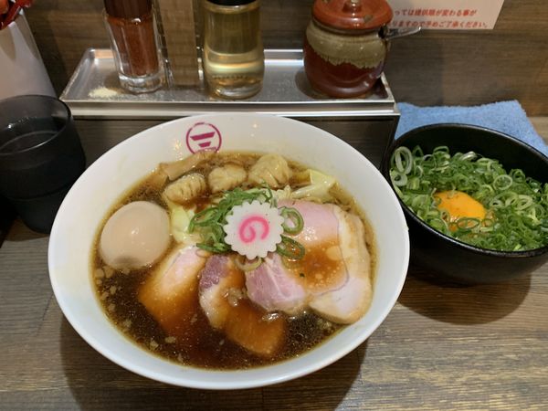 「特中華そば 並」@横浜中華そば 維新商店の写真