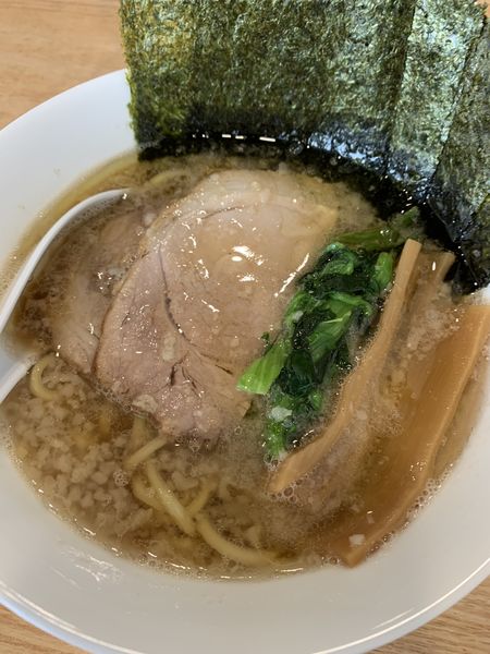 「豚骨醤油ラーメン　800円」@ツバメヤの写真