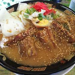 角煮ラーメン　＋ゴマ＆紅ショウガ：無料