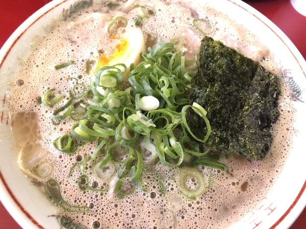 「らーめん＋追いトゥル＋替玉＋半替玉＋追いトゥル」@中洲屋台 長浜ラーメン 初代 健太の写真