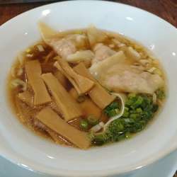 ワンタン麺980円