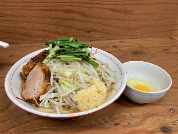 「ラーメン　旨辛ニラ　生卵」@ラーメン幸豚の写真