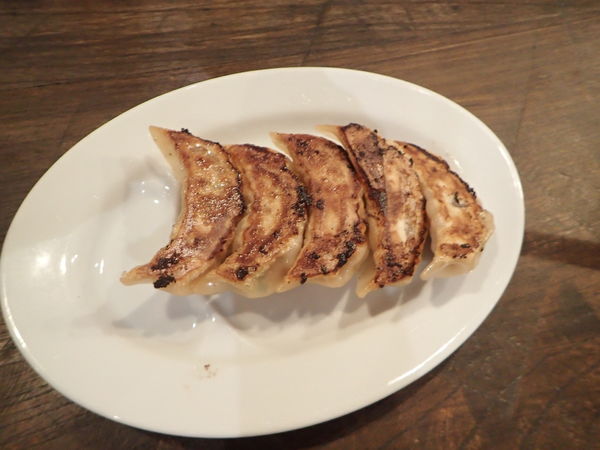 「焼き餃子(5個)(450円)」@自家製麺 オオモリ製作所の写真