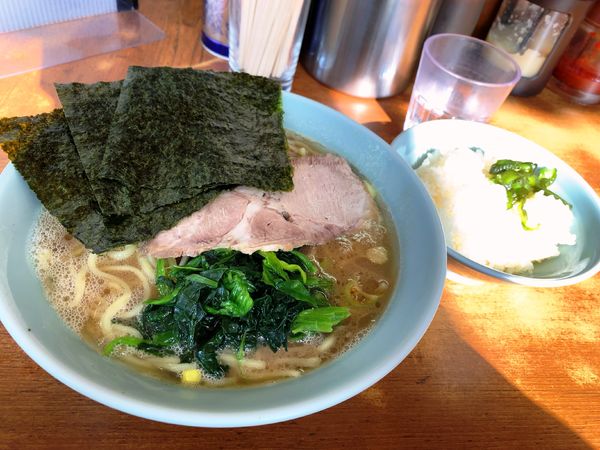 「ラーメン中」@横浜ラーメン 武蔵家 船橋店の写真