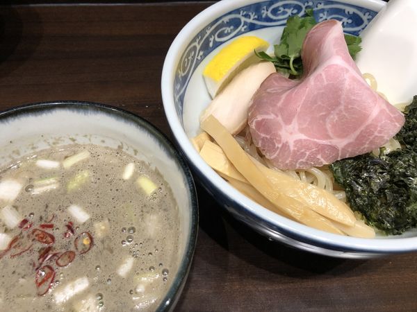 「煮干つけそば」@寿製麺 よしかわ 西台駅前店の写真