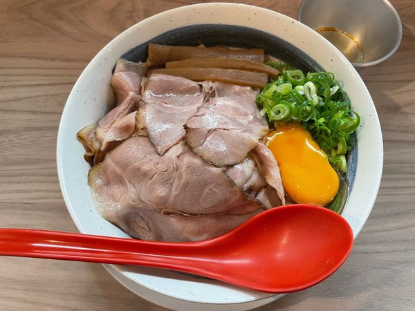 「肉まぜ(肉増し)」@塚本一盃の写真