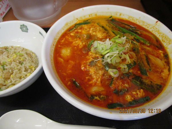 「大宮担々麵・半炒飯Set 900円」@日高屋 竹ノ塚西口店の写真