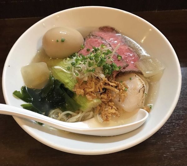 「蛤と昆布水の冷しラーメン900円」@旬ダイニング 鶴田の写真