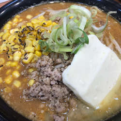 炙りコーンバター百年味噌ラーメン