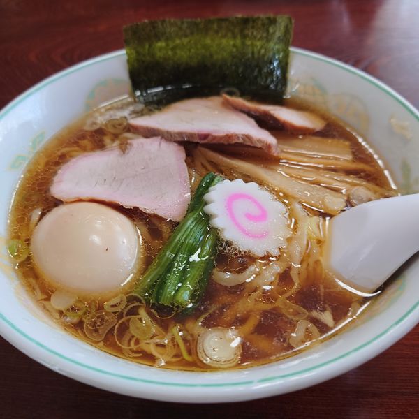 「醤油味中華＋味玉　830円」@手打中華 餐の写真