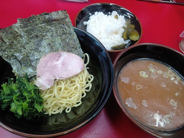 「つけ麺並　６５０円　硬め普通普通ライス」@横浜ラーメン 武蔵家 北千住西口店の写真